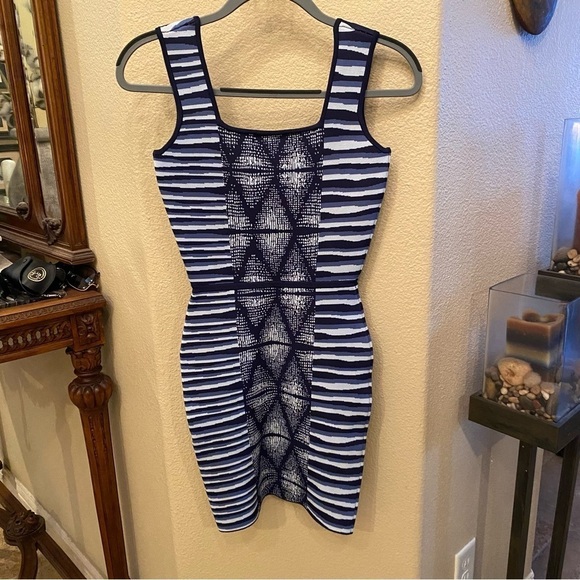 BCBG MAXAZRIA Women Hailey Blue Patterned Short Bodycon Party Dress Size XS - Picture 4 of 6